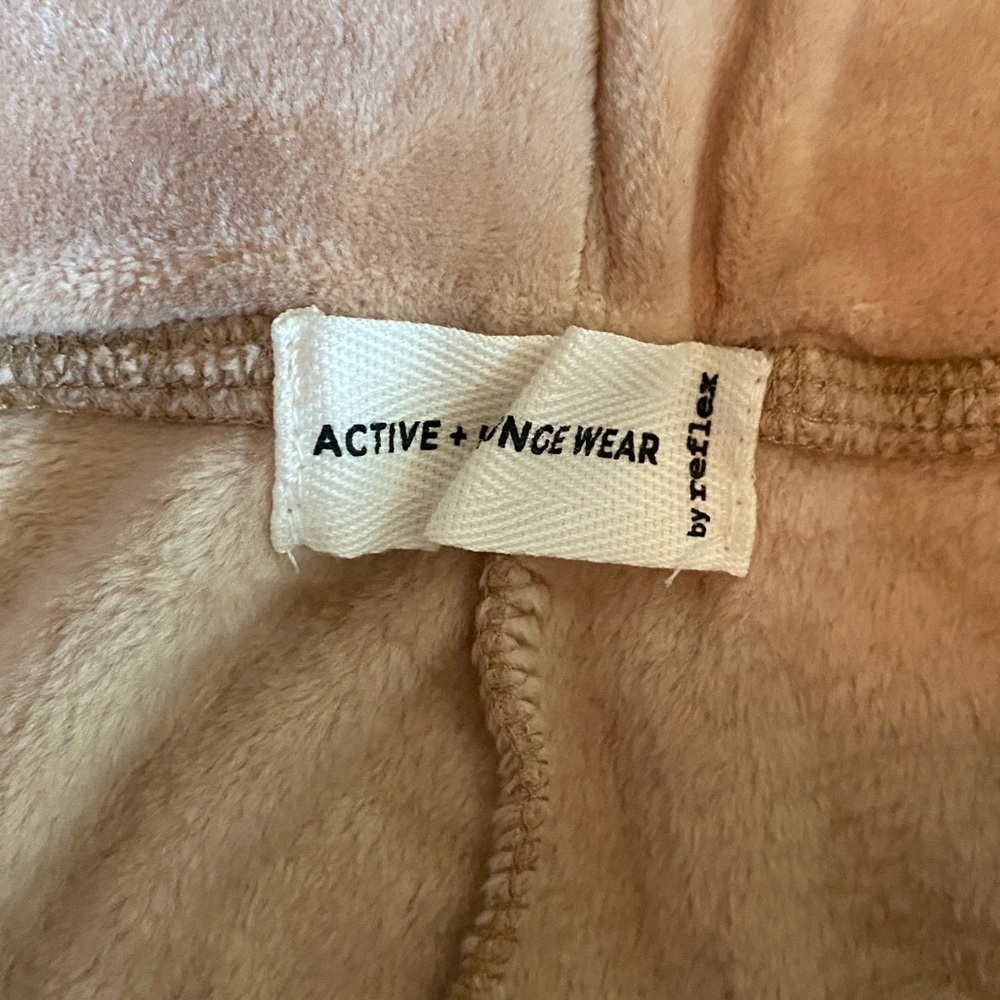 Reflex Blush/Nude Activewear Pants 🆕 - Picture 4 of 14